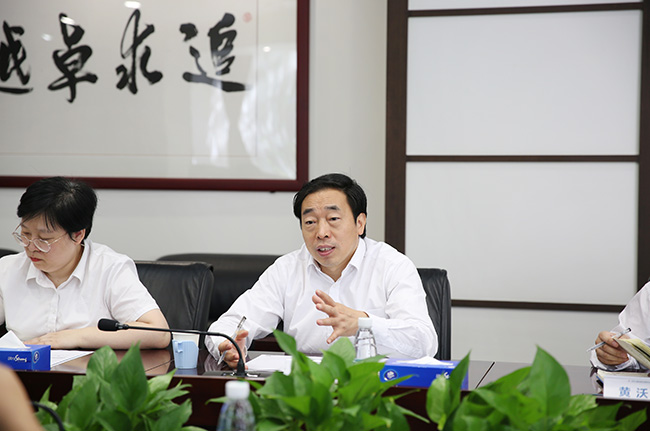大連檢驗檢測集團黨委書記、董事長李強一行到訪廣電計量開展交流洽談